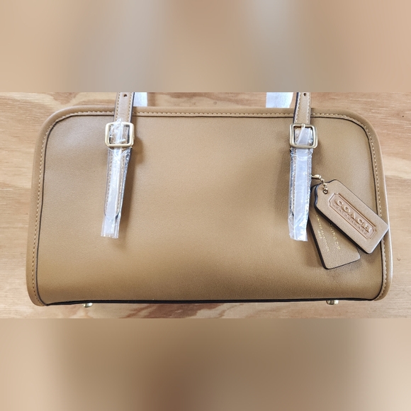 Coach Swing Zip Honey Brown - Picture 4 of 13